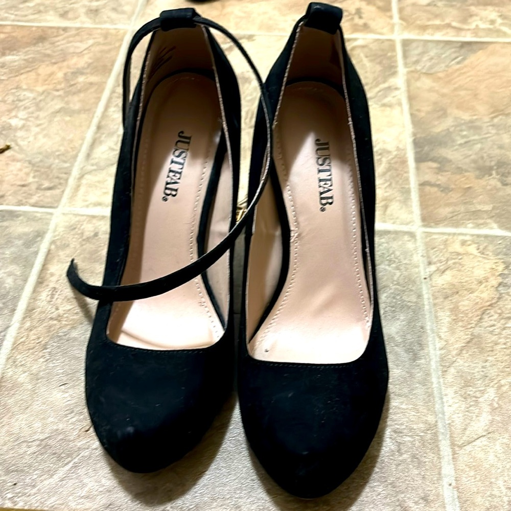 Black JustFab heels